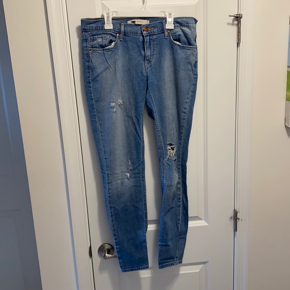 Levi’s 524 skinny 9 distressed jeans